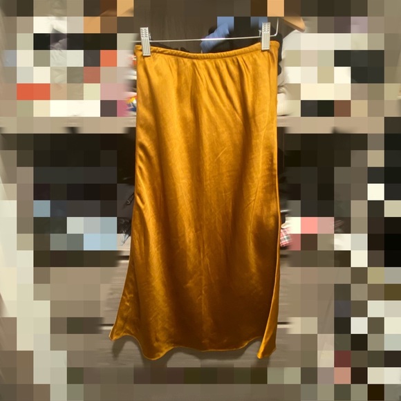 Club Monaco | Bias Midi Skirt - Picture 5 of 10